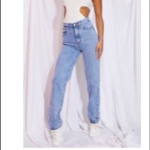 Prettylittlething Straight Leg Jeans